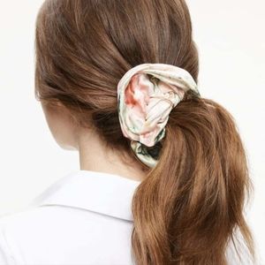 CHER LARGE PRINTED SCRUNCHIE